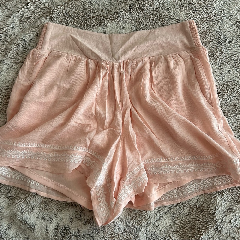 Torrid Pink Embroidered Pull On Shorts Size Medium